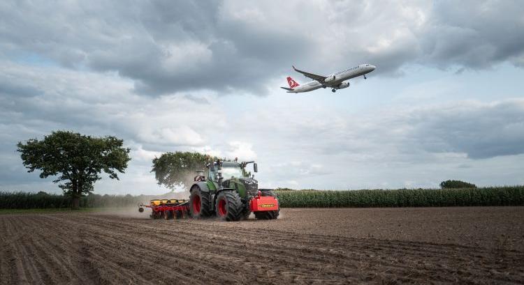 A Väderstad bemutatja az új generációs Tempo soregységet – a hannoveri repülőtér mellett