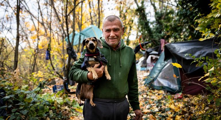 Havi négyezer eurót simán összekoldult Grazban a budafoki hajléktalankirály