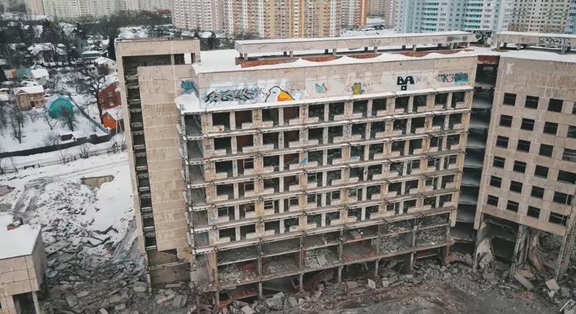 Ez a kórház akkor is nyomasztó lenne, ha nem tudnánk, hogy a KGB-é volt