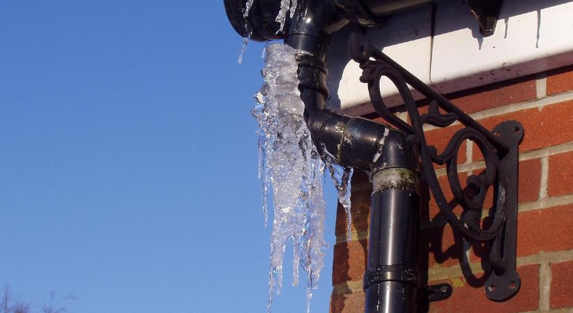 Nagy kárt okozhat, ha most nem tisztítja meg az ereszcsatornákat