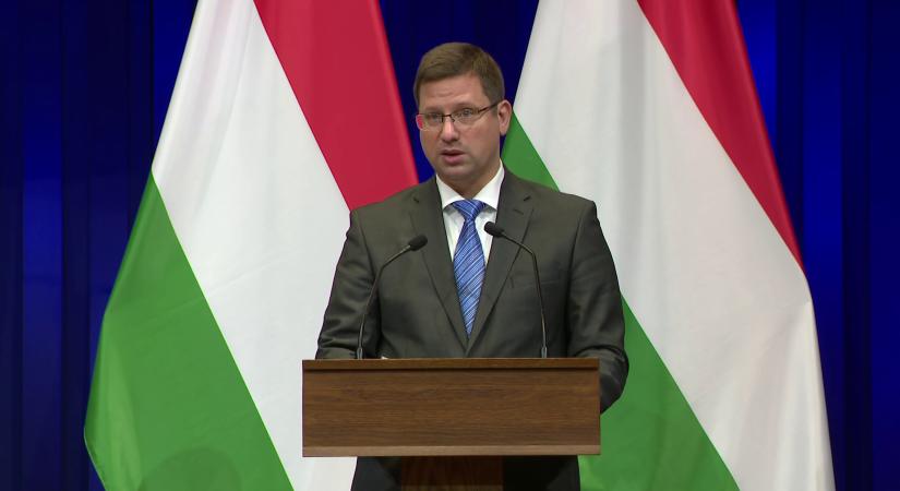 Fontos bejelentést tett Gulyás Gergely  videó