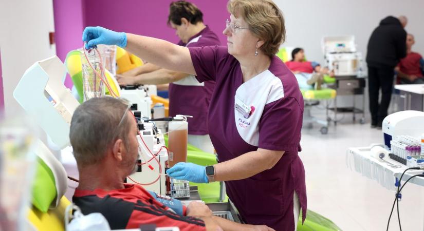 Ennyit fizetnek egy tűszúrásért az éppen nyolc éves kaposvári Plazma Pontban