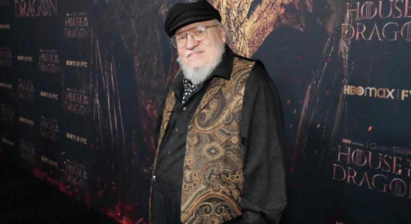 George R. R. Martin előbb nyerhet pert az OpenAI ellen, mint hogy befejezné a 14 éve íródó könyvét