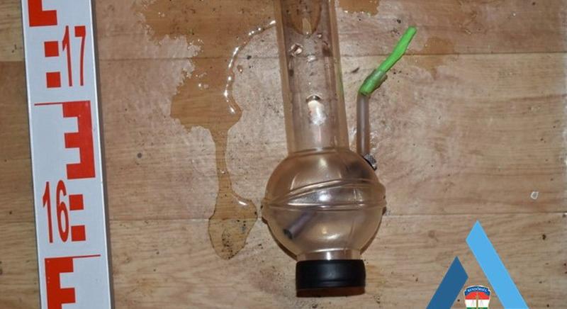 Őt is rendőrök ébresztették (videóval)