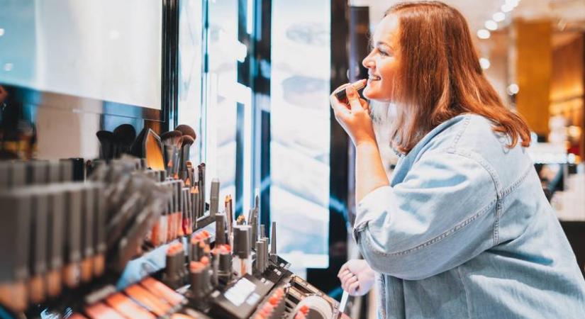 Szigorú változás jön a kozmetikumokban: tiltólistára kerülnek ezek a népszerű összetevők