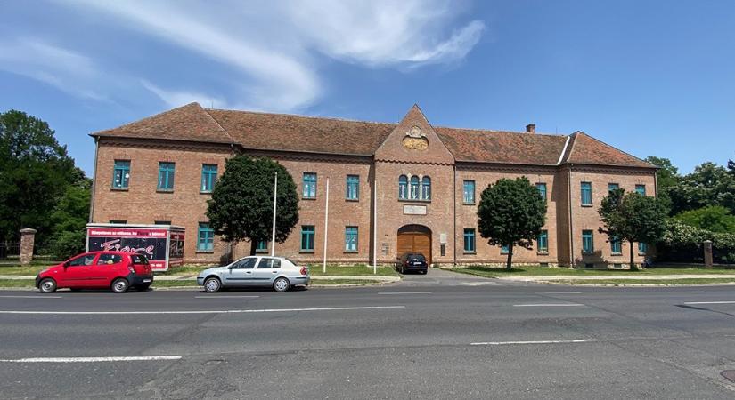 Visszakerülhet a szombathelyi önkormányzat üzemeltetésébe a 11-es Huszár úti parancsnoki épület