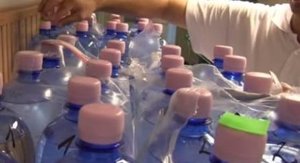 „Mikrobiológiai eltérést” találtak egy 1,5 literes ásványvízben, nem ajánlott meginni