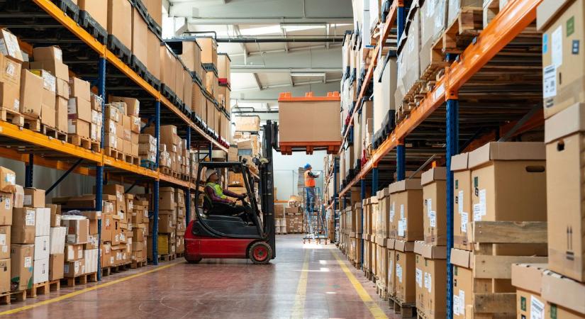 Kiderült, mennyit lehet keresni az ünnepek időszakában alkalmi munkákkal - meglepő számok láttak napvilágot