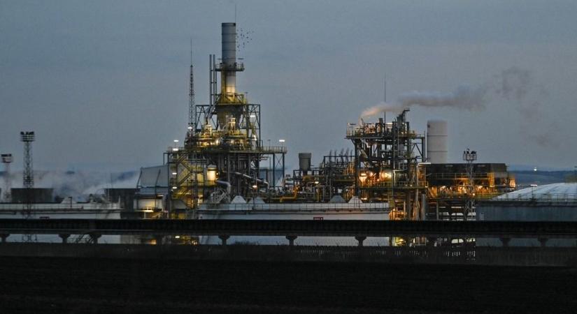 A Lukoil rájött, hogyan lakhat jól a kecske és a káposzta is megmaradjon