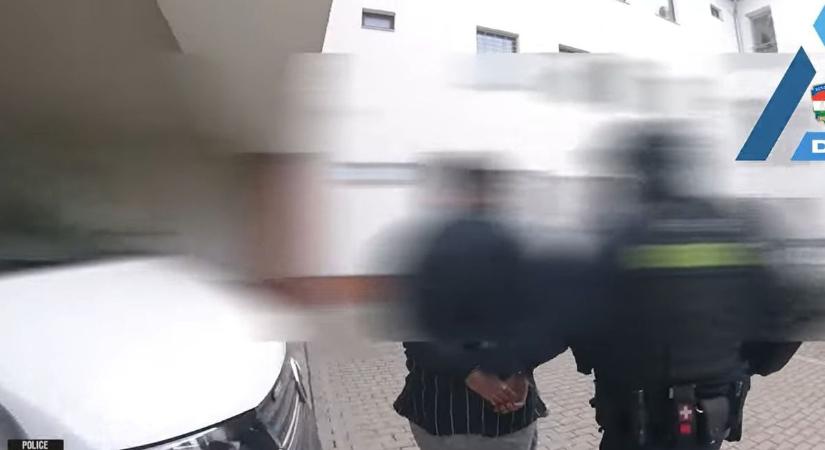 Súlyos rendőrségi akció Hajdú-Bihar mellett, nem felejti, aki látta! Jelöletlen kocsiból ugrottak ki a kommandósok – fotókkal, videóval