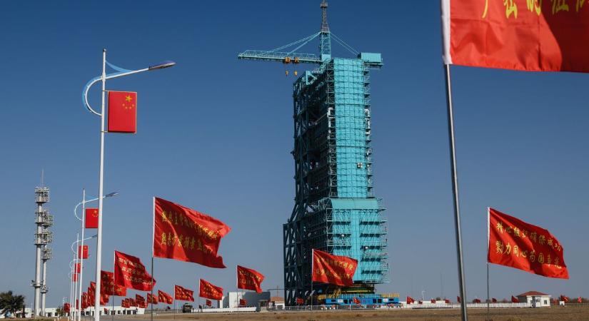 Kína újabb emberes űrmissziót indít űrállomására