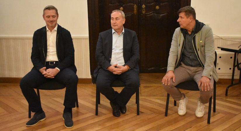 Vincze Ottó és Szeiler József volt a Pápai Polgári Kör vendége