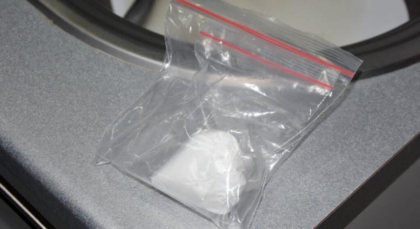 Másfél kiló kokaint találtak egy szabadkai lakásban