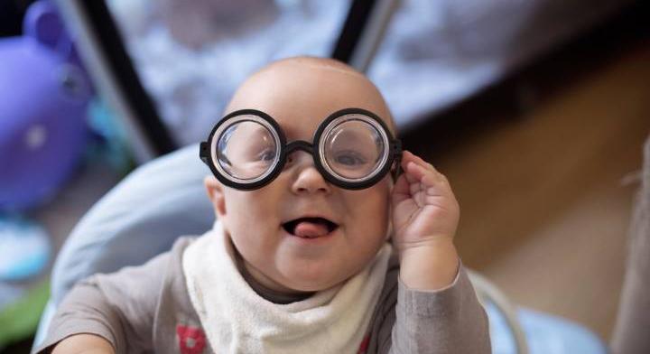 Így látnak a babák, amikor megszületnek