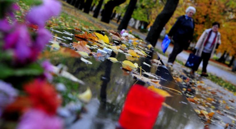 A tolvajoknak a temető se szent, az emlékezés perceiben is legyünk résen