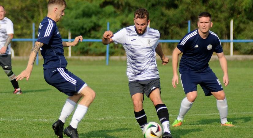 Délen folytatódik a versenyfutás