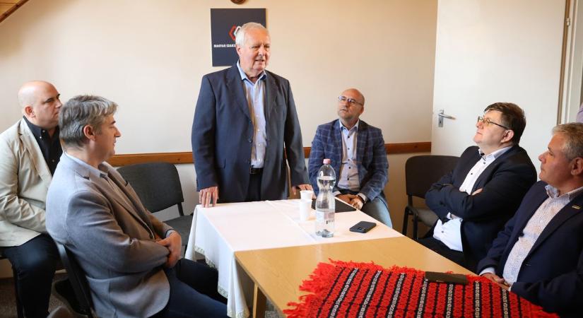 12 százalékos minimálbér emelést tart elfogadhatónak a szakszervezet