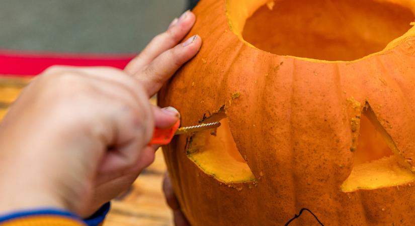 Elszabadultak az indulatok a polgármester Facebook-oldalán, miután betiltotta a halloweeni tökfaragást