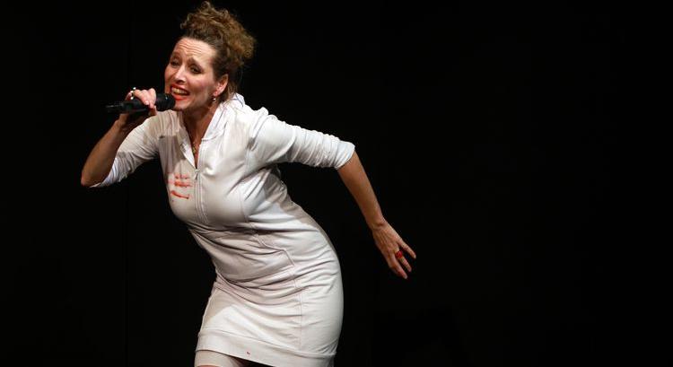 GIZELLA-BÉRLET – Csak nőknek a Veszprémi Petőfi Színházban