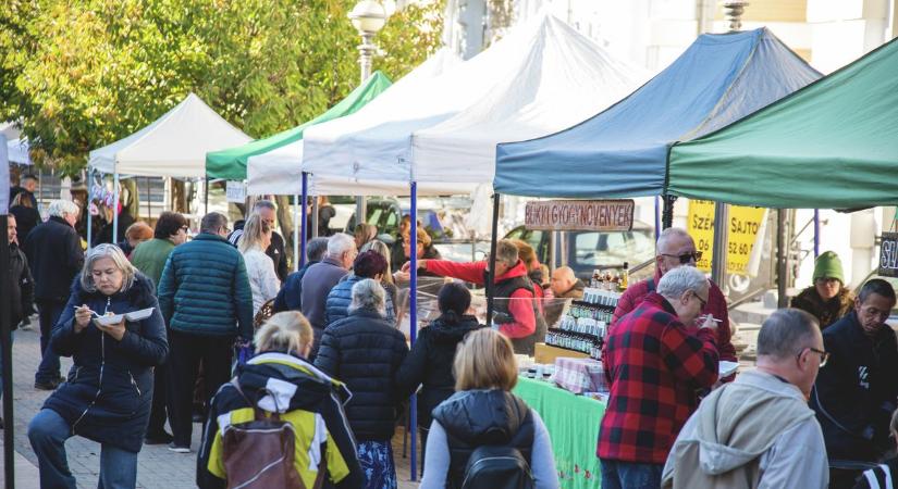50 embert csapott be egy 24 éves férfi az interneten, teis bedőltél neki?