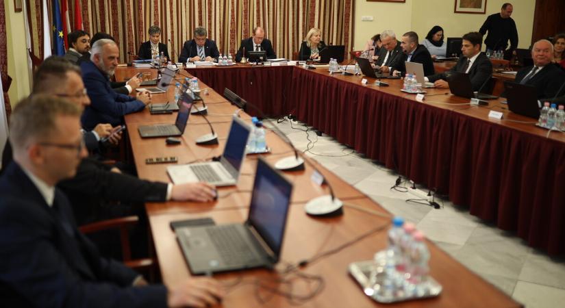 Számos témában született döntés a közgyűlésen