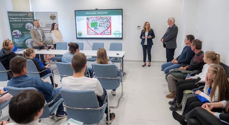 Gyerekek rajzait díjazták a Debreceni Egyetemen