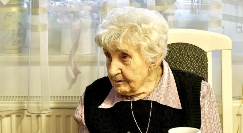 A kilencvenéves Kern Jánosnét köszöntötték