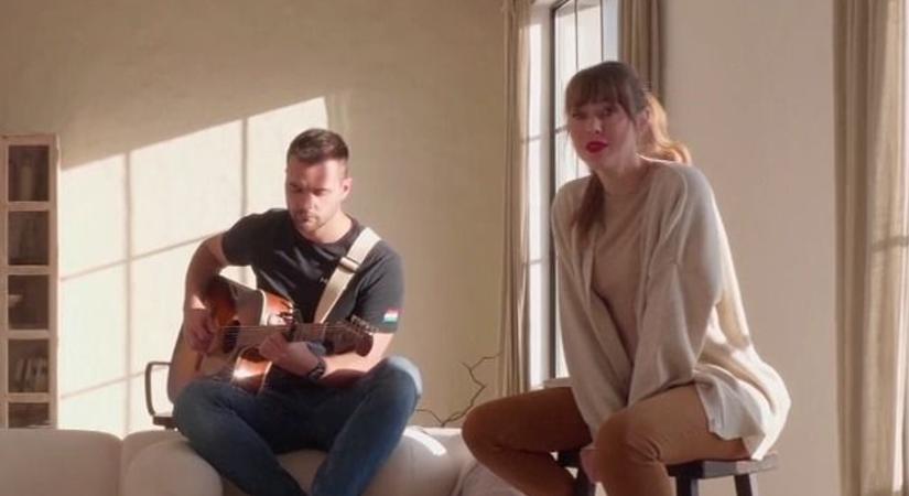 Erre nem számítottunk! Kapu Tibor népszerű énekesnővel zenél