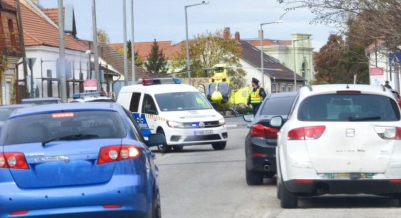 Mentőhelikopter vitte kórházba a pápai robogóbaleset sérültjét