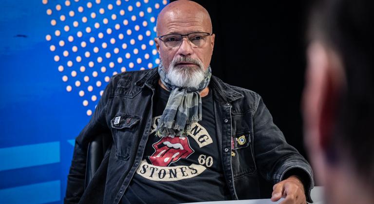 Zacher Gábor személyesen kért képet Cristiano Ronaldótól, a portugál élből elhessegette