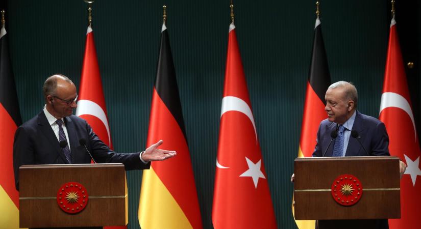 Nem volt feszültségtől mentes Erdogan és Merz ankarai sajtótájékoztatója