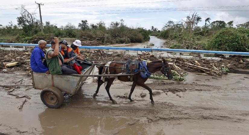 Washington üzent a hurrikán sújtotta Kubába