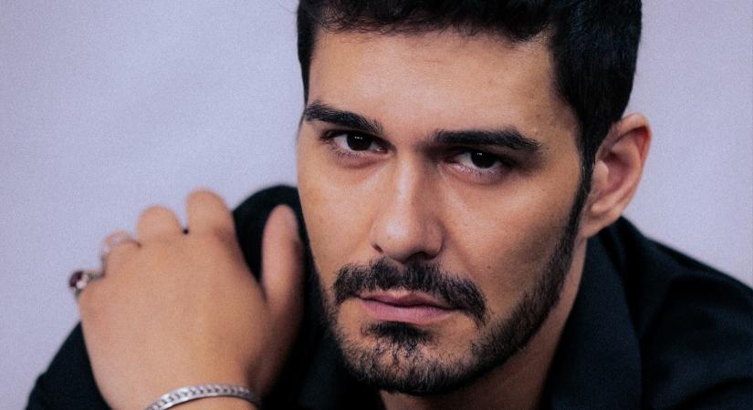 Főpolgármester lenne a Wednesday sorozat Lurch-e