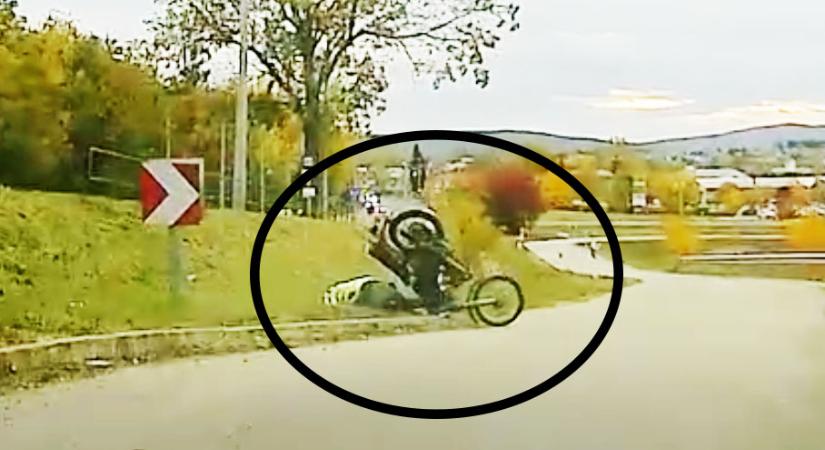 Részegen, bukósisak nélkül menekült a rendőrsök elöl