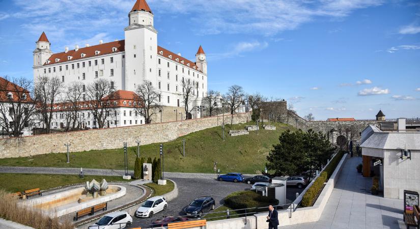 Szabadnapot kapnak november 17-én a pozsonyi magisztrátus dolgozói