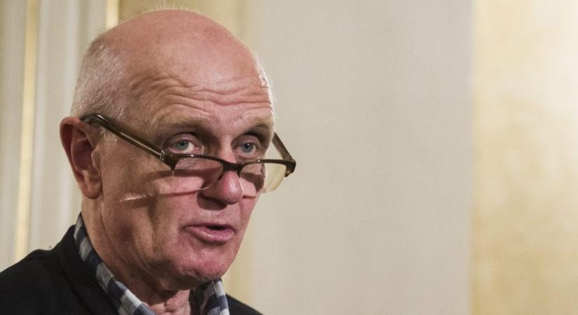 Harc a palotákkal, béke a viskókkal – Fehér Renátó búcsúja György Pétertől