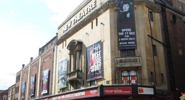 Régi idők nyomai az oxfordi New Theatre falai mögött: időkapszulát és 1930-as évekbeli relikviákat találtak a szakértők