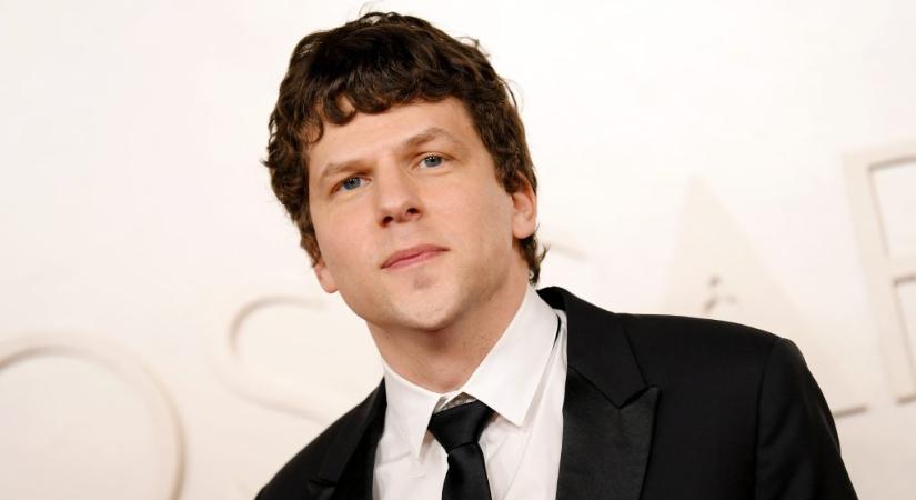 Jesse Eisenberg egy idegennek adományozza a veséjét