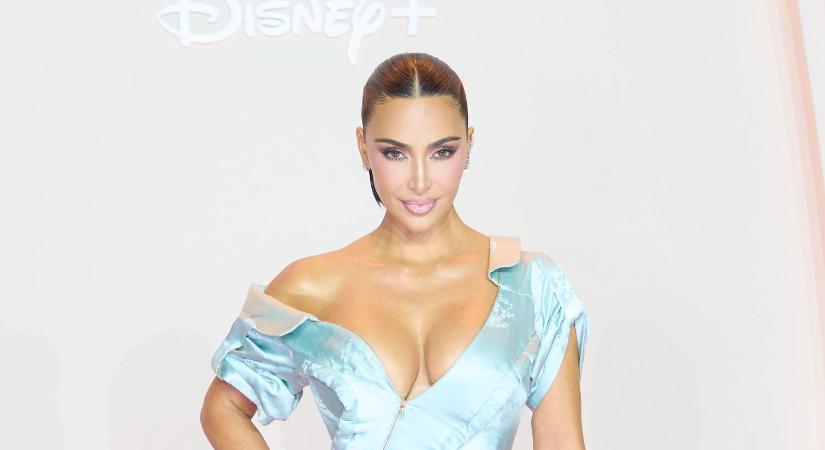 Kim Kardashian megosztó kijelentése: elárulta, melyik összeesküvés-elméletben hisz
