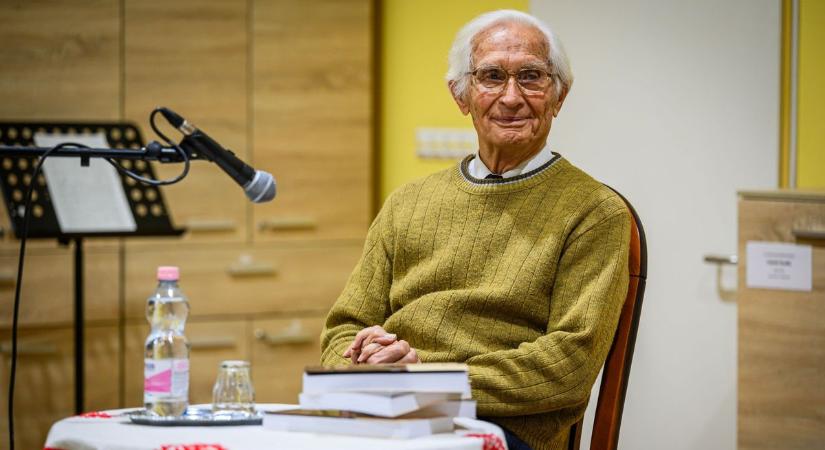 A világűrből is dicsérték az Obádovics matekkönyvet, a legendás pedagógus 98 évesen is aktív