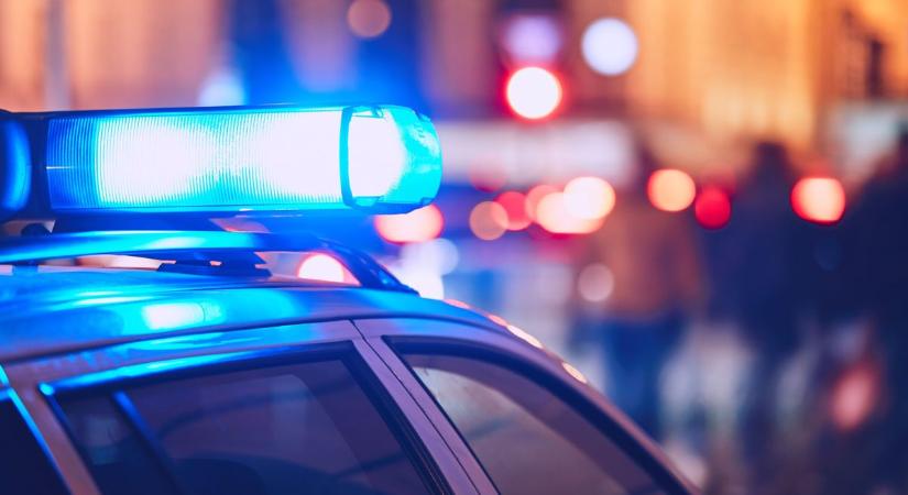 Súlyos baleset Zalában, felborult egy autó a karmacsi nagy kanyarban