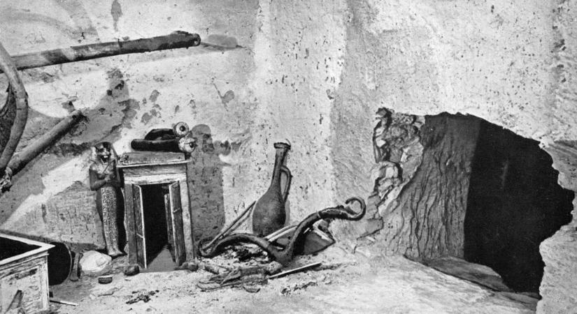 Kiszivárgott az első fotó, ami Tutanhamon sírjában készült 100 éve, eddig nem mertek nyilvánosságra hozni