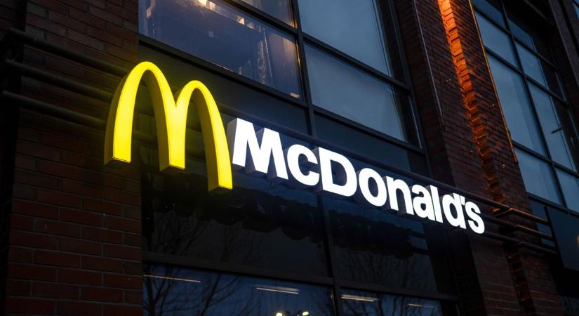 Hétvégén tele lesznek a gyorséttermek: a Meki szombaton is kinyit