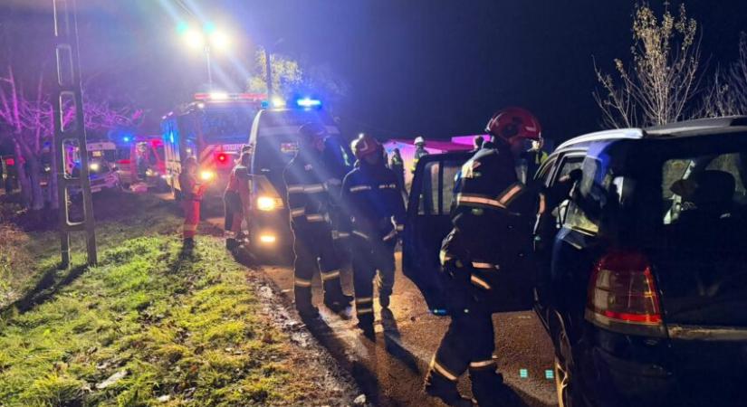 Tizenegy személy sérült meg a Maros megyei autóbalesetben