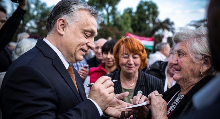 Orbán Viktor bejelentette, érkezik a 14. havi nyugdíj
