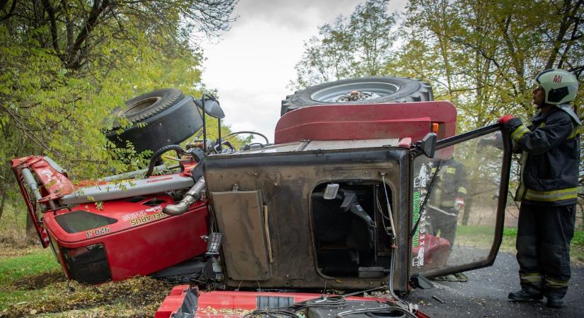 Fotókon a böszörményi traktorbaleset, videón a mentés pillanatai!