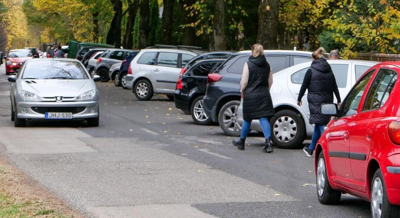 Már most sokan vannak ebben a zalai temetőben, és változik a forgalmi rend – mutatjuk! (galéria, videó)