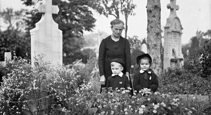 Már az ötvenes években is divat volt a töklámpás: retró képeken, hogy ünnepeltük régen a halottak napját