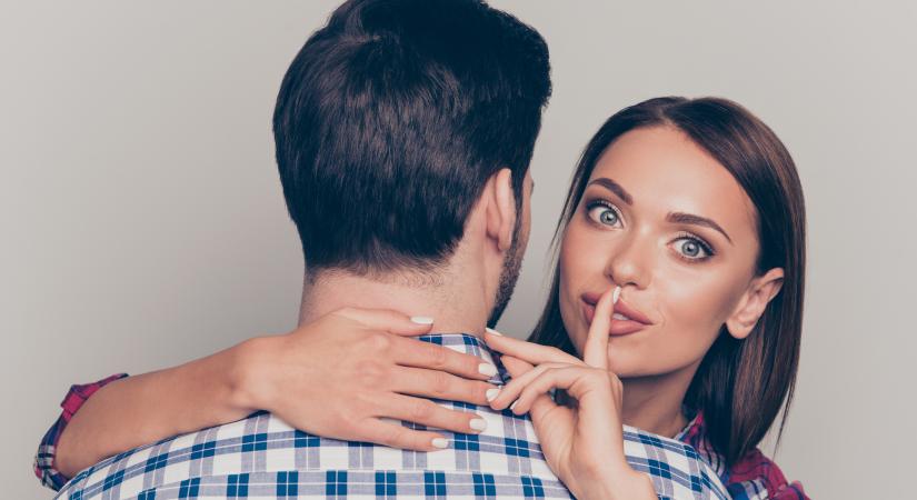 Egyre több nő csalja meg a párját, és ma már azt is tudjuk, miért