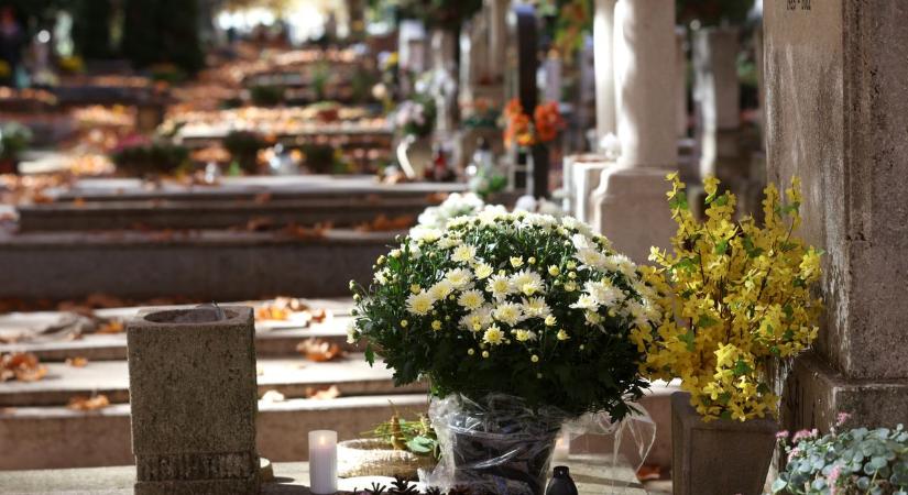 Közismert emberek és szívszorító sorsok nyomában - Ilyenek most a somogyi hírességek síremlékei